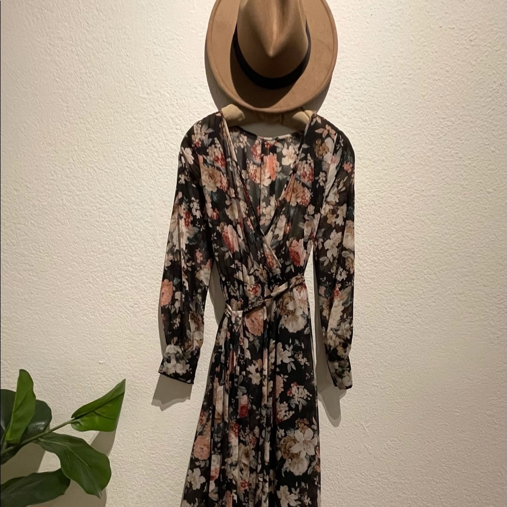 WINDSOR Floral Maxi dress